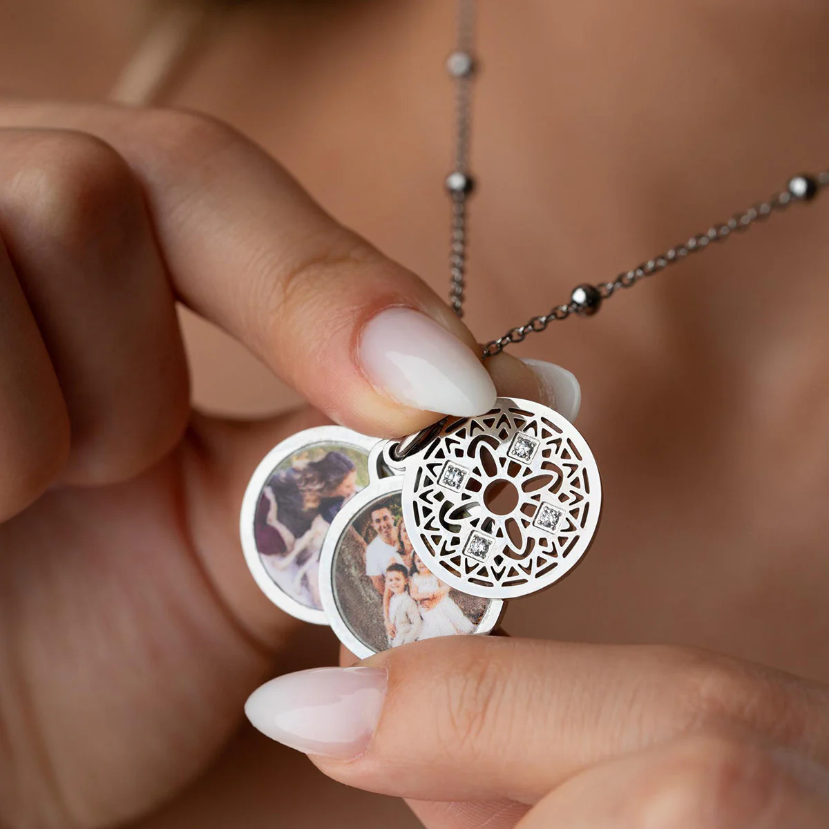 Custom Locket Necklace with Photo, Personalized Photo Pendant, Engravable Memorial Jewelry, Mothers Day Gift for Her - Image 11