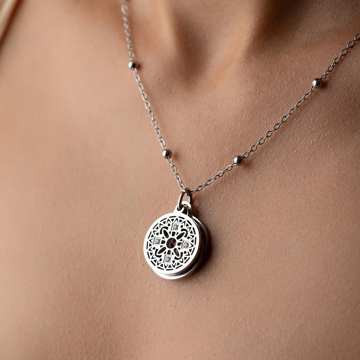 Custom Locket Necklace with Photo, Personalized Photo Pendant, Engravable Memorial Jewelry, Mothers Day Gift for Her - Image 12