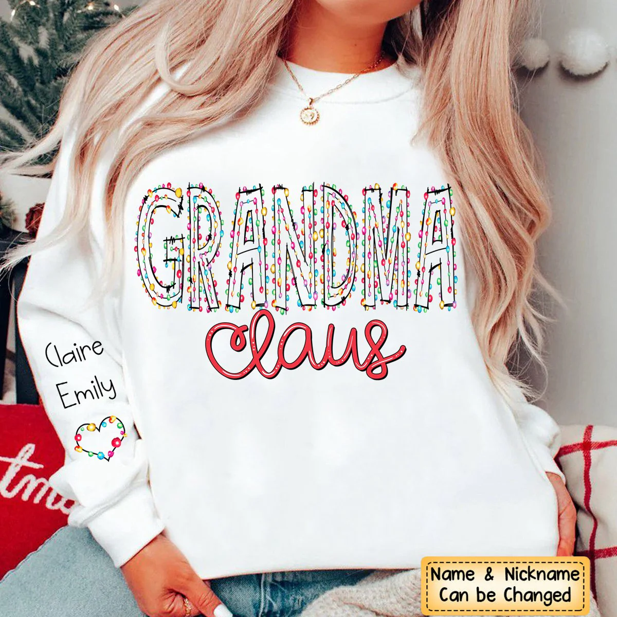 Gigi Claus Christmas lights And Grandkids Personalized Christmas Merry Sweatshirt - Image 4