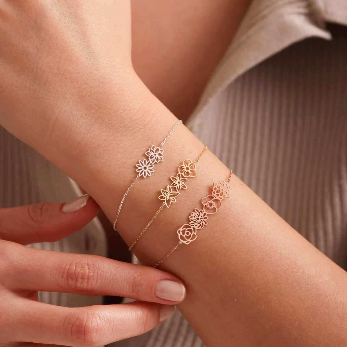 Personalized Birth Flower Bracelet - Jewelry Gift for Family/Mom/Friends/Sisters - Image 4
