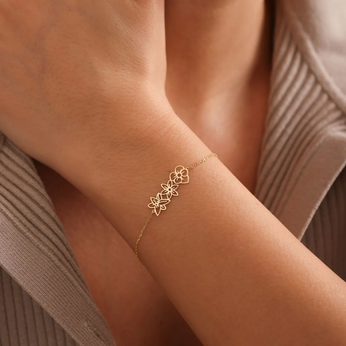 Personalized Birth Flower Bracelet - Jewelry Gift for Family/Mom/Friends/Sisters - Image 6