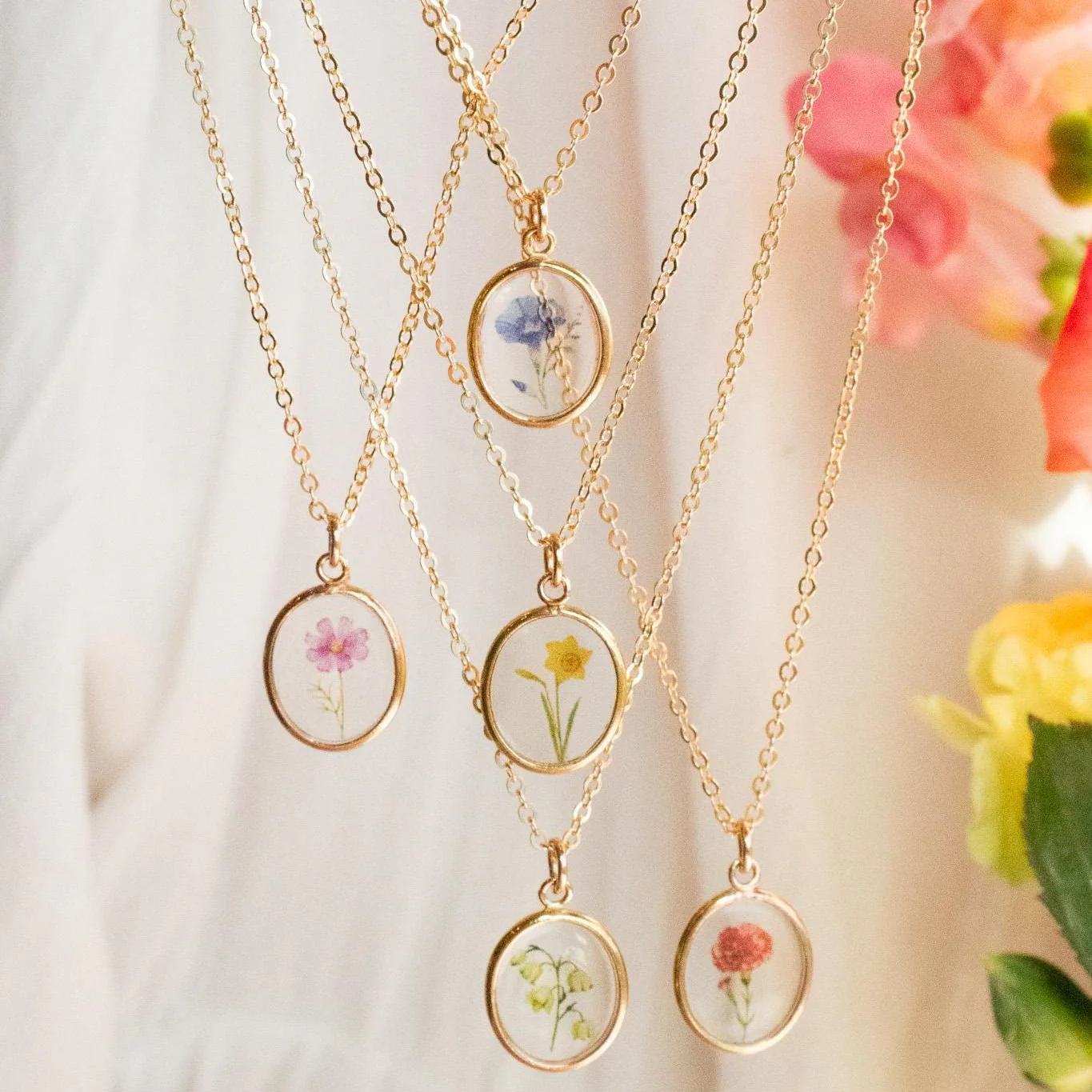 Personalized Birth Flower Family Bouquet Necklace