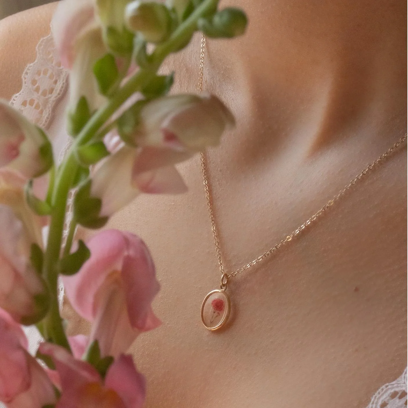 Personalized Birth Flower Family Bouquet Necklace - Image 3