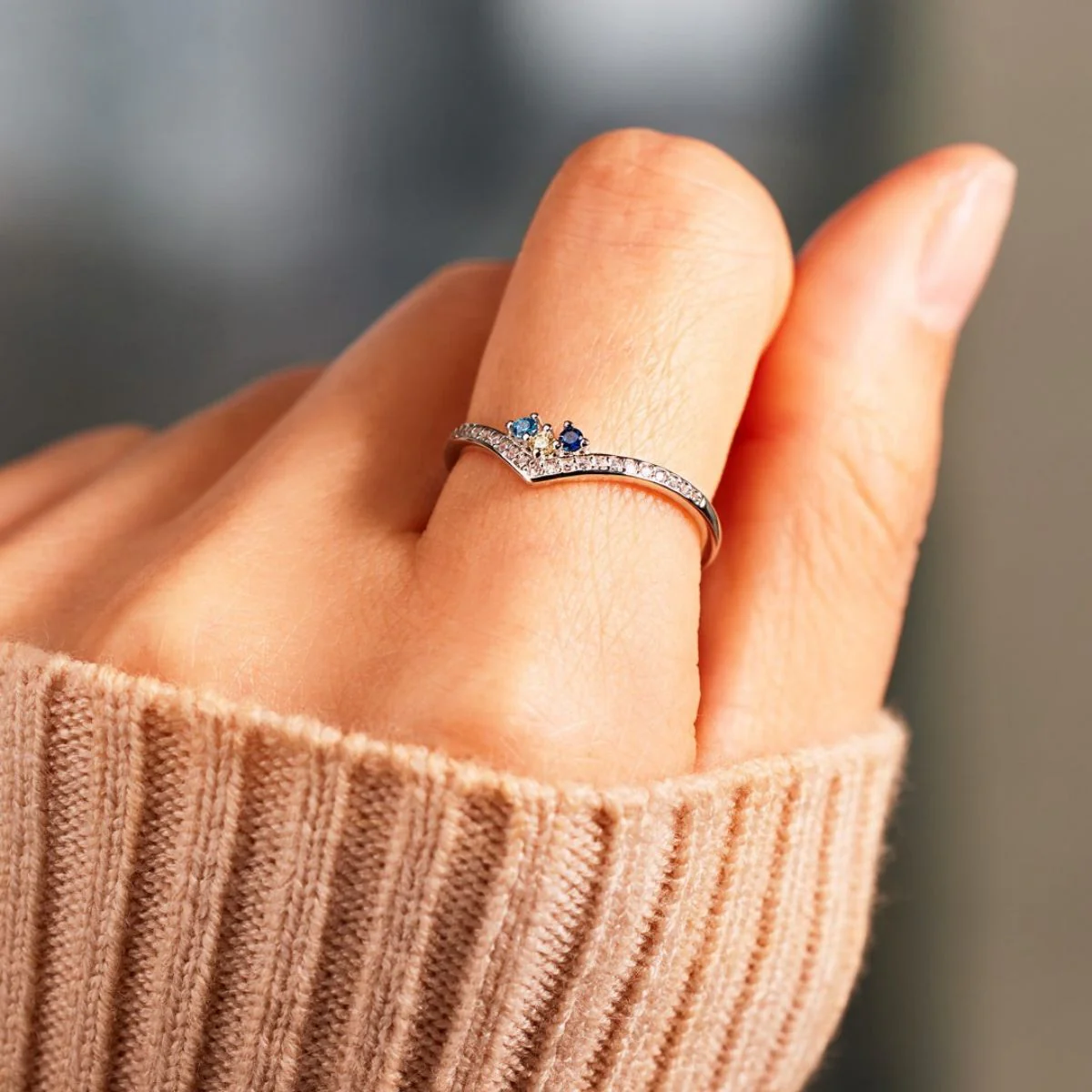 Personalized Chevron Pavé Birthstone Ring - Gift for Grandma Mom - Image 4