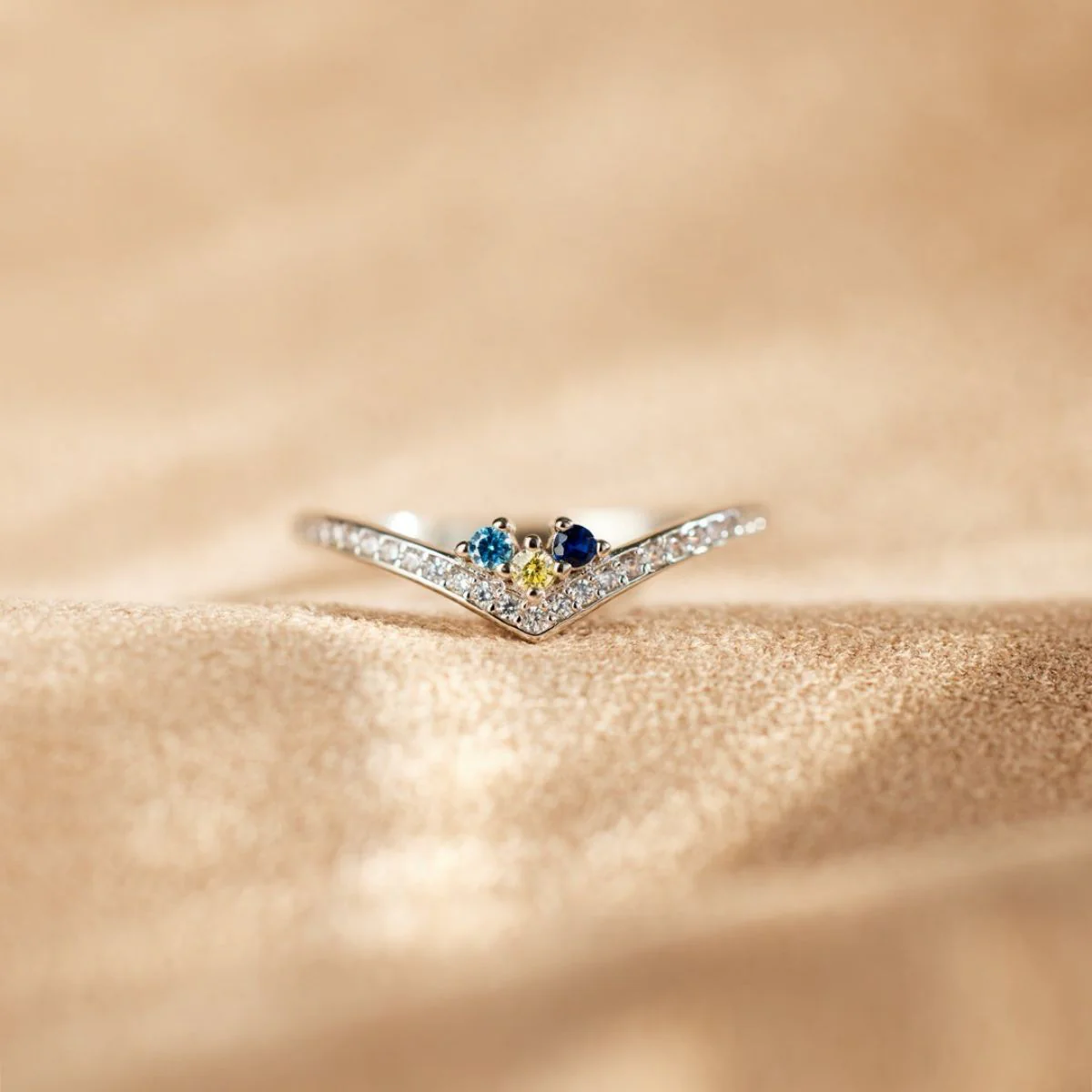 Personalized Chevron Pavé Birthstone Ring - Gift for Grandma Mom - Image 9