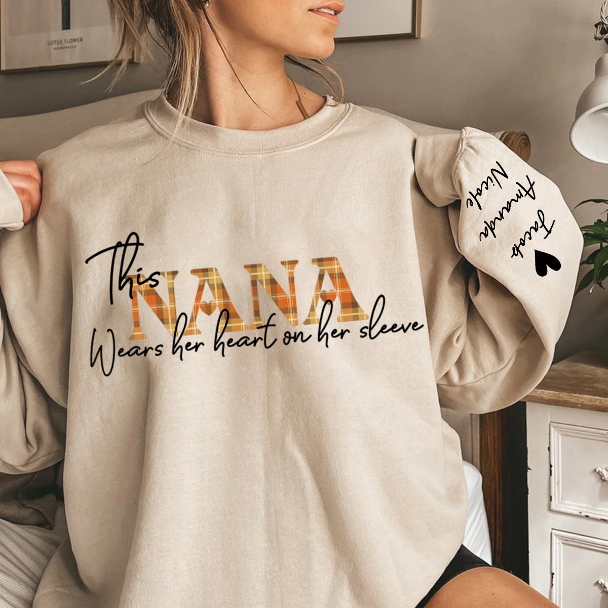 Personalized I Wear My Heart On My Sleeve Sweatshirt Gift for Grandma Mom - Image 5