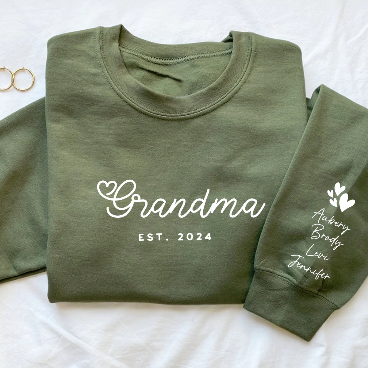 Personalized Mama Est Heart Sweatshirt with Kid Names on Sleeve - Image 4