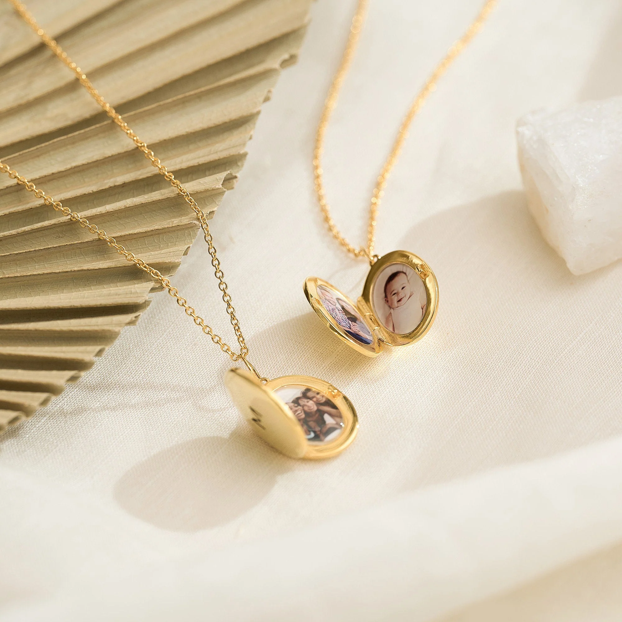 Personalized Photo Engraved Name Oval Locket Necklace - Image 3